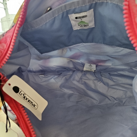 LeSportsac NYBG Collaboration Easy Shoulder Bag NWT Rare! - Picture 10 of 10